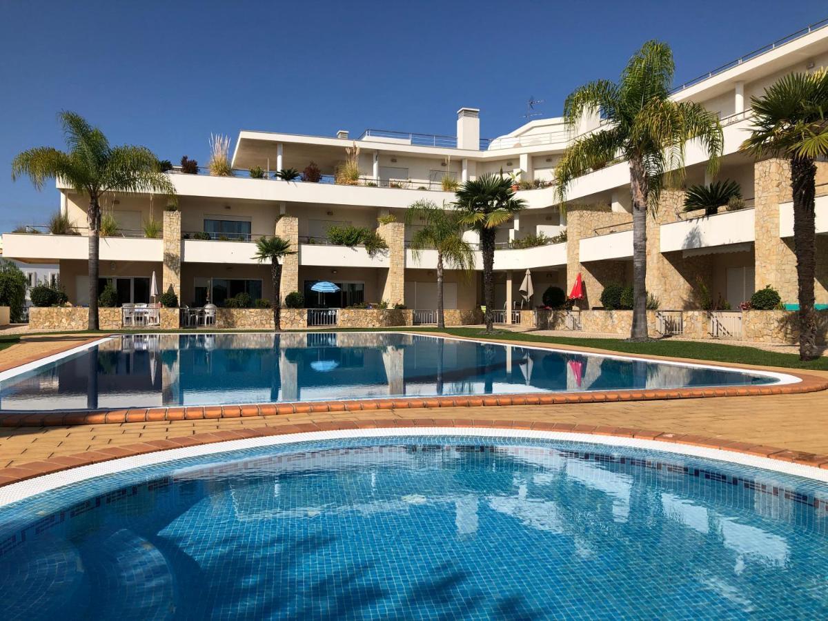 Apartamentos Pomba Branca Olhos de Agua  Luaran gambar
